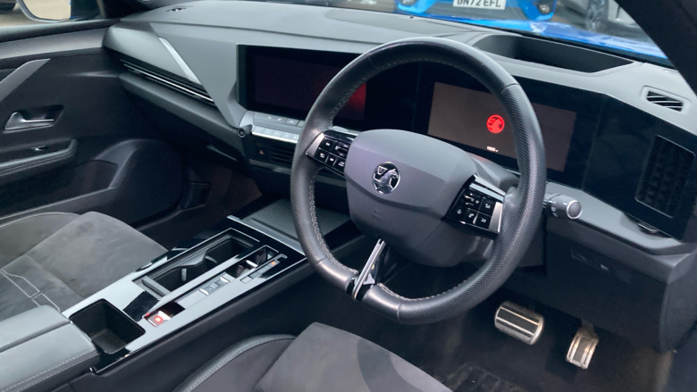 Vauxhall Astra 115kW Ultimate 54kWh 5dr Auto Electric Hatchback